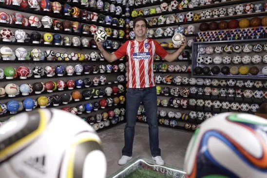 mayor colección de balones de fútbol