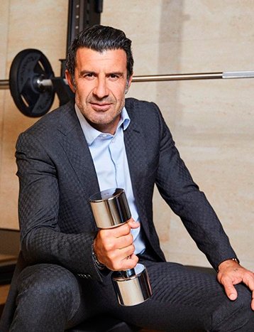 A sus casi 50 años Luis Figo