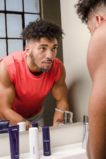 pestañas postizas son la nueva tendencia para hombres