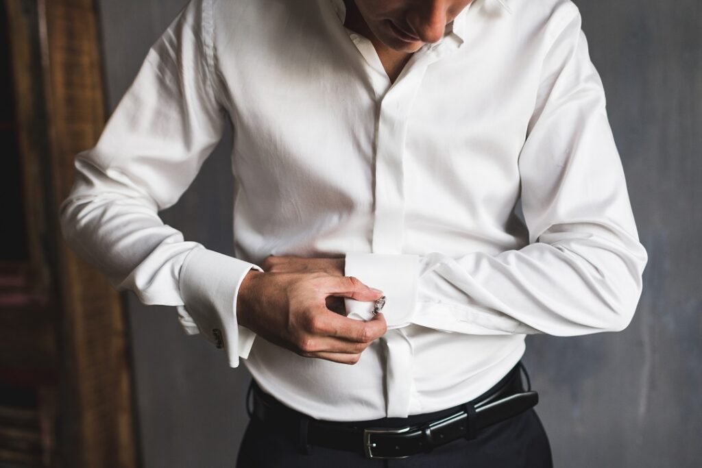 camisa blanca hombre