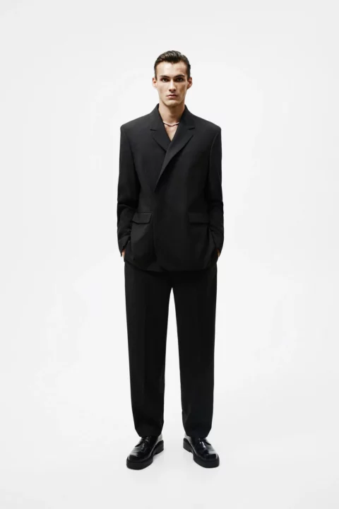 traje Zara hombre elegante