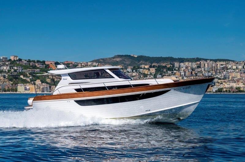 Superyate Libeccio 13.5 Cabin