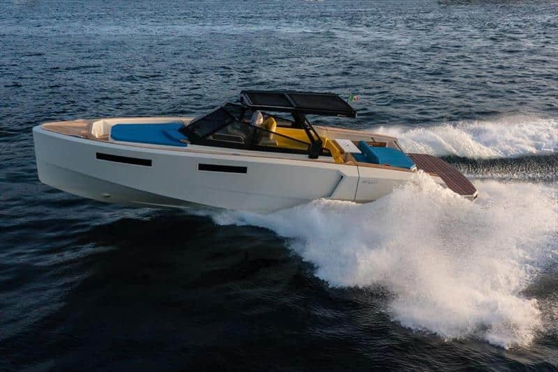 yate Evo Yachts R4XT