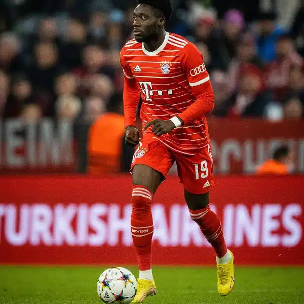 futbolistas que no nacieron en el país en el que juegan