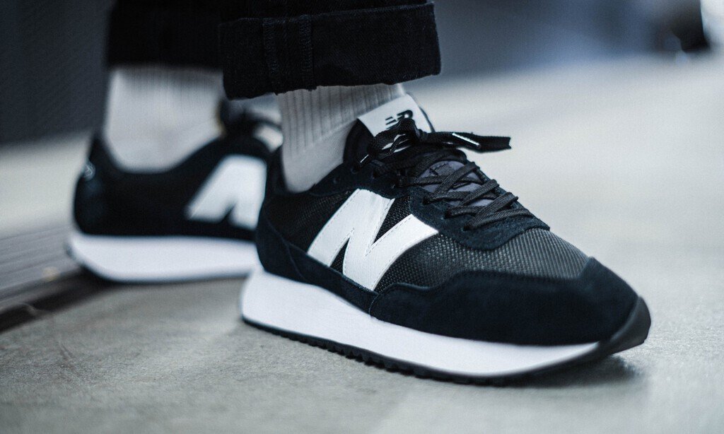New Balance a blanco y negro