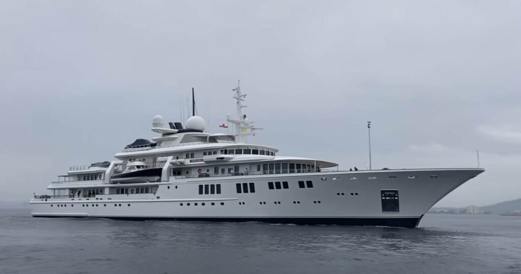 Superyate Tatoosh