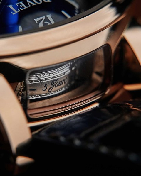 Detalles Bovet