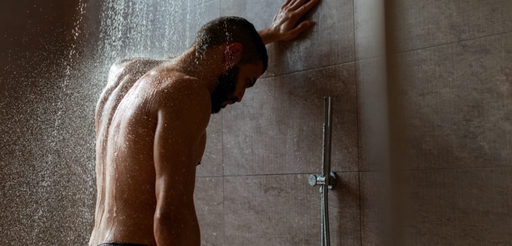 Por qué es bueno ducharse con agua fría