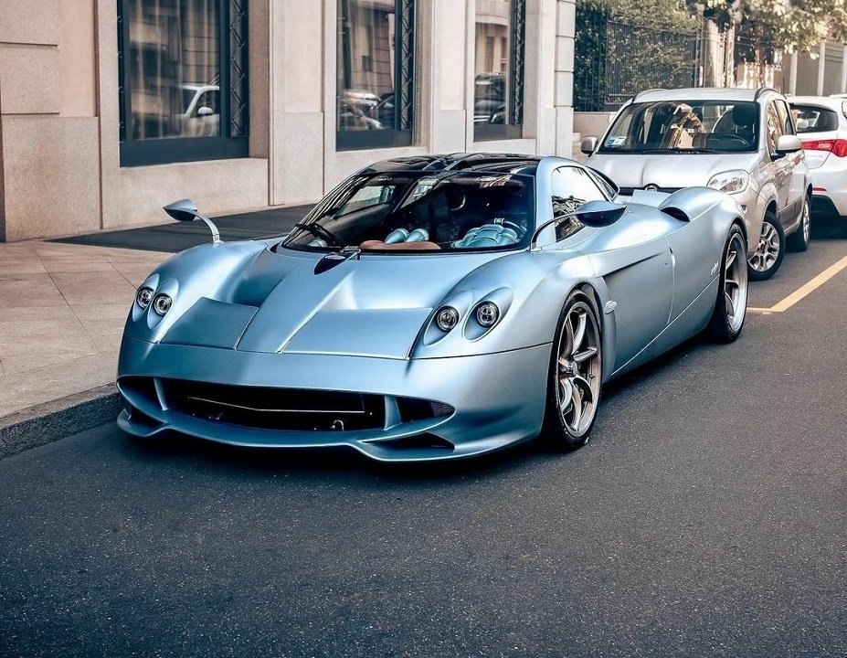 Huayra Codalunga