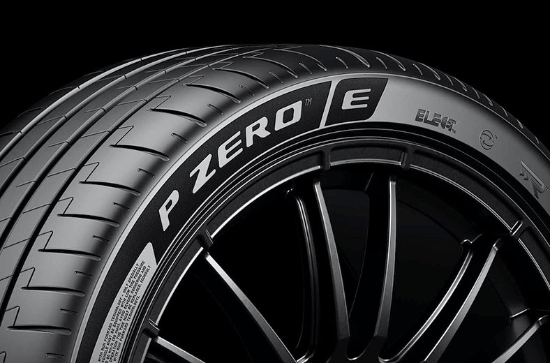 Pirelli P Zero E