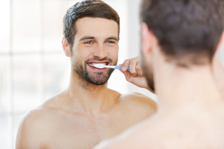 Beneficios del agua oxigenada para lavar los dientes