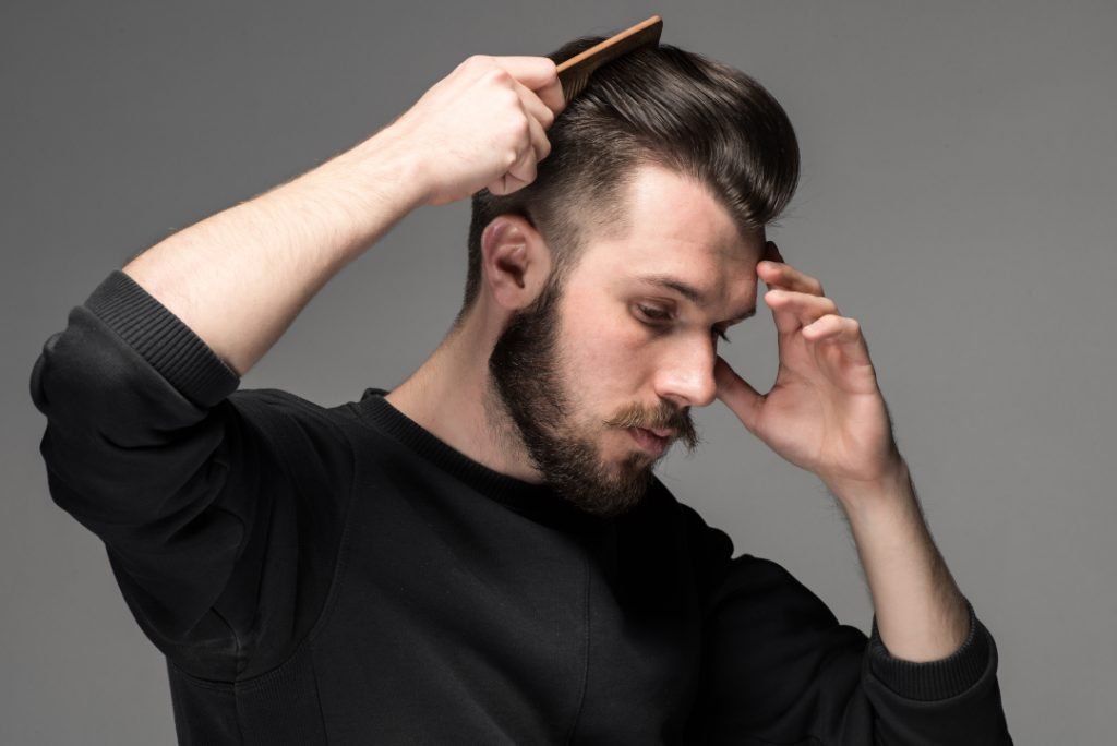 Qué es mejor para peinar el cabello hombre