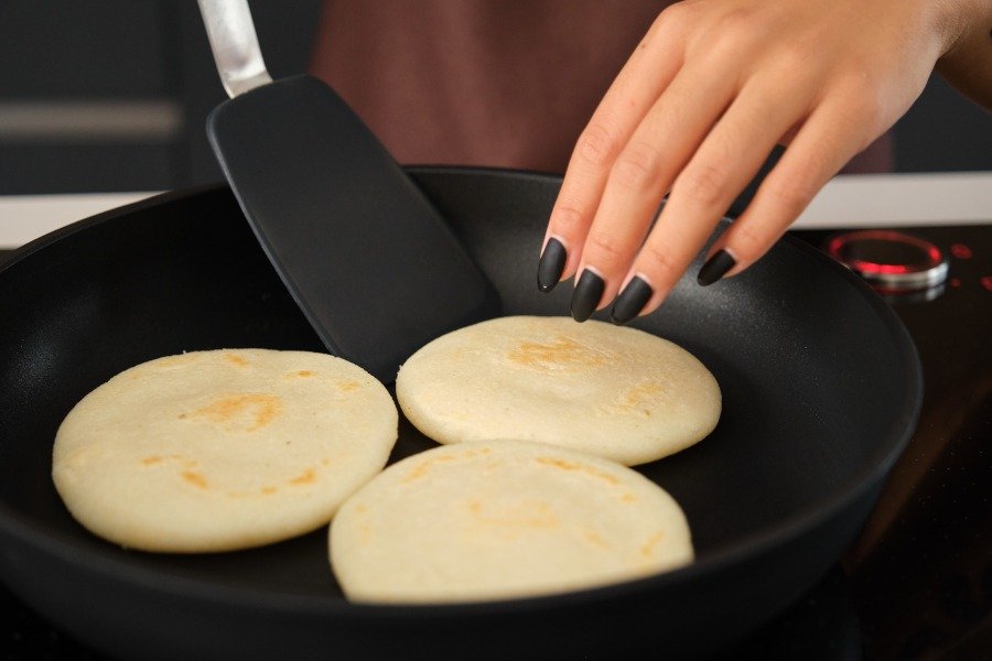 arepa colombiana budare